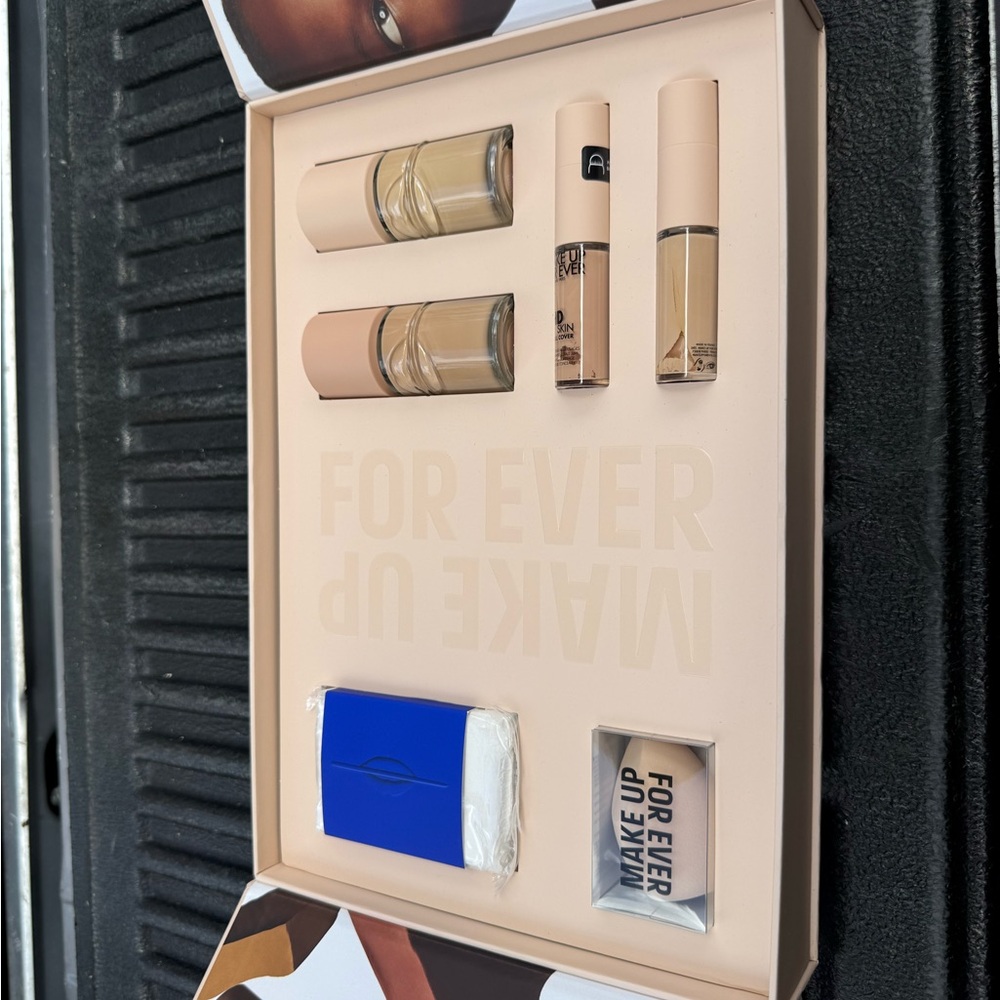Makeup Forever Nude & Beige Mini Foundation and Concealer Set